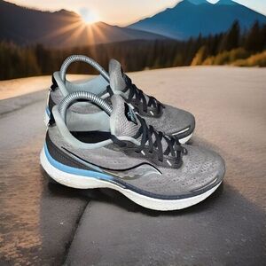 Saucony Triumph Running Shoes‎ Womens Size 8 Sneakers Training Athletic Gray